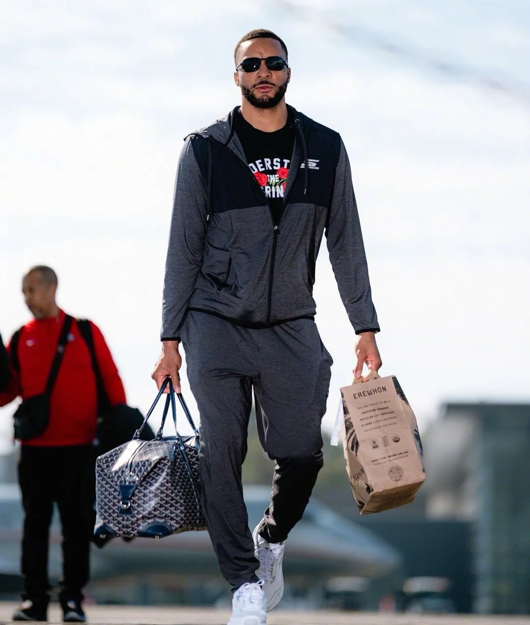 关于今夜洛杉矶快船调整名单以备国王杯，造点机会环节打磨，话题不断，细节决定成败的信息-英雄联盟